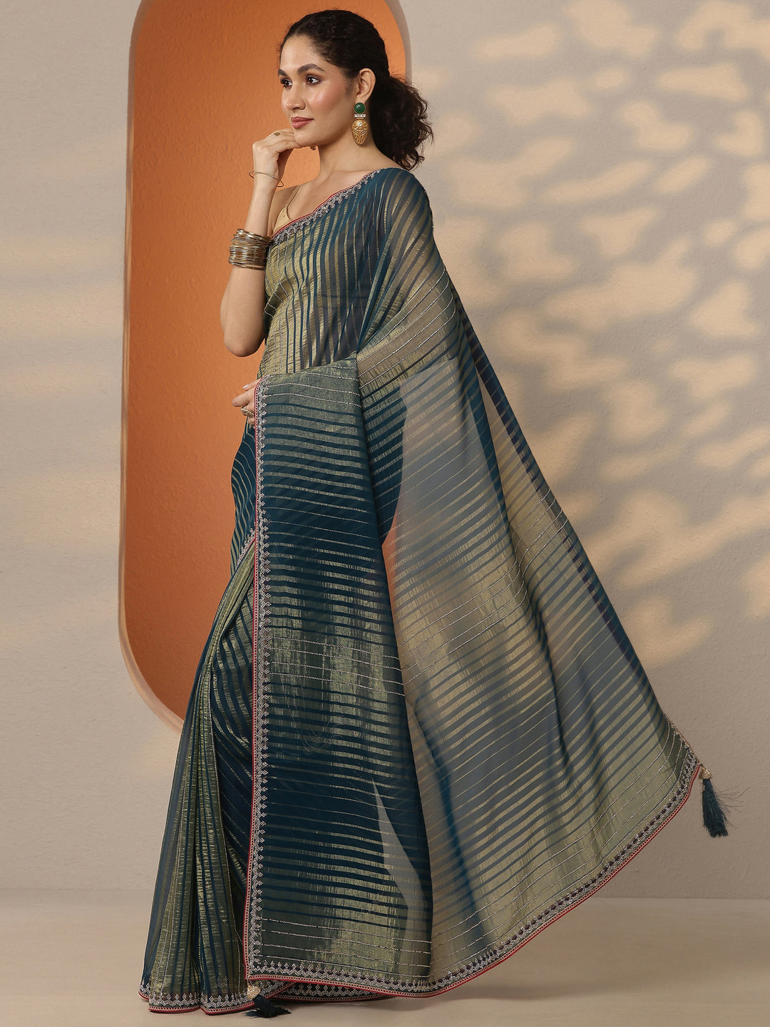 Green Embellished Georgette Saree With Unstitched Blouse Piece