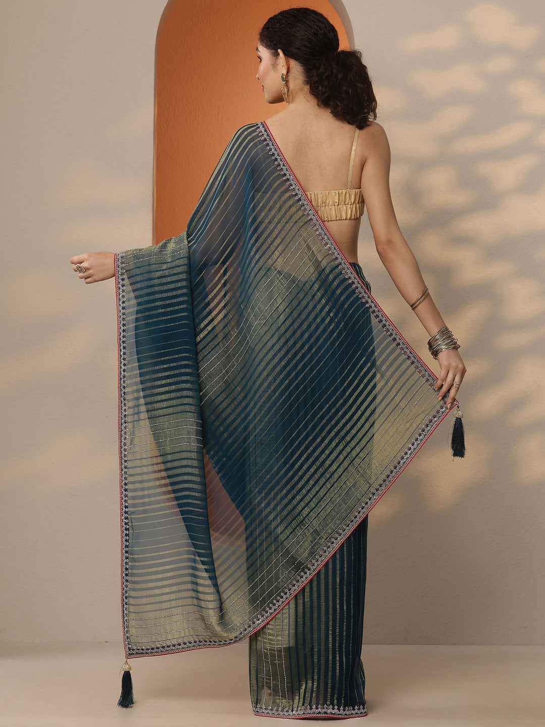 Green Embellished Georgette Saree With Unstitched Blouse Piece