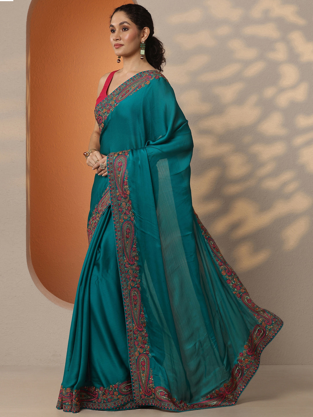 Green Solid Chiffon Saree With Unstitched Blouse Piece