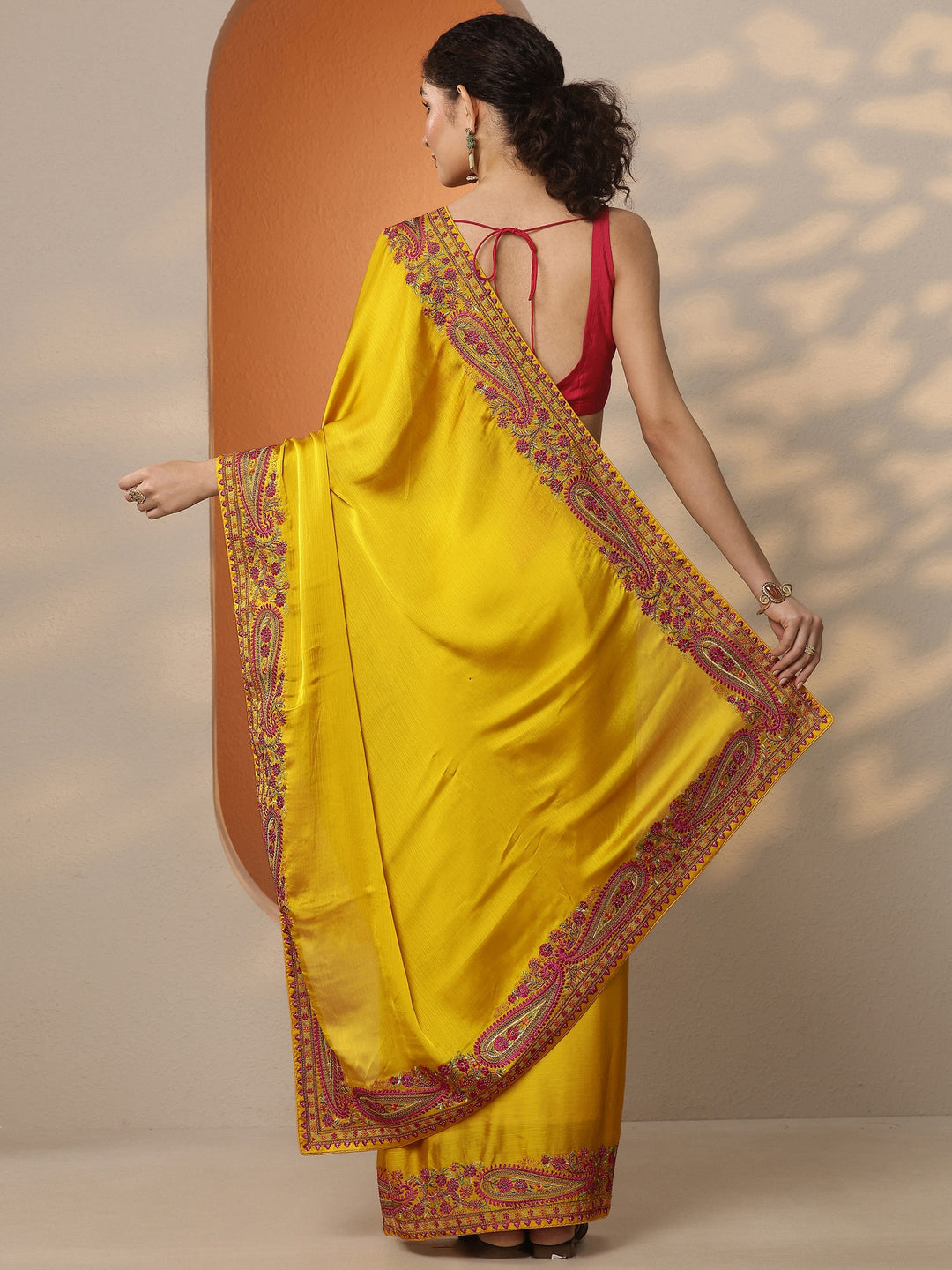 Mustard Solid Chiffon Saree With Unstitched Blouse Piece