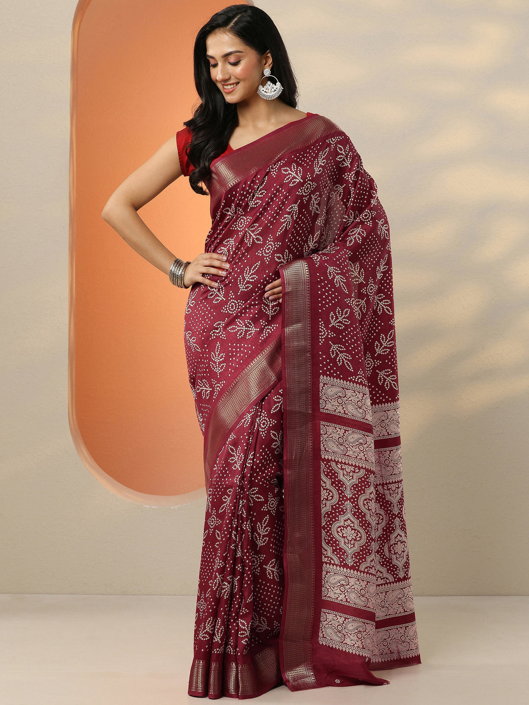 Red Bandhani Printed Silk Blend Saree With Unstitched Blouse Piece