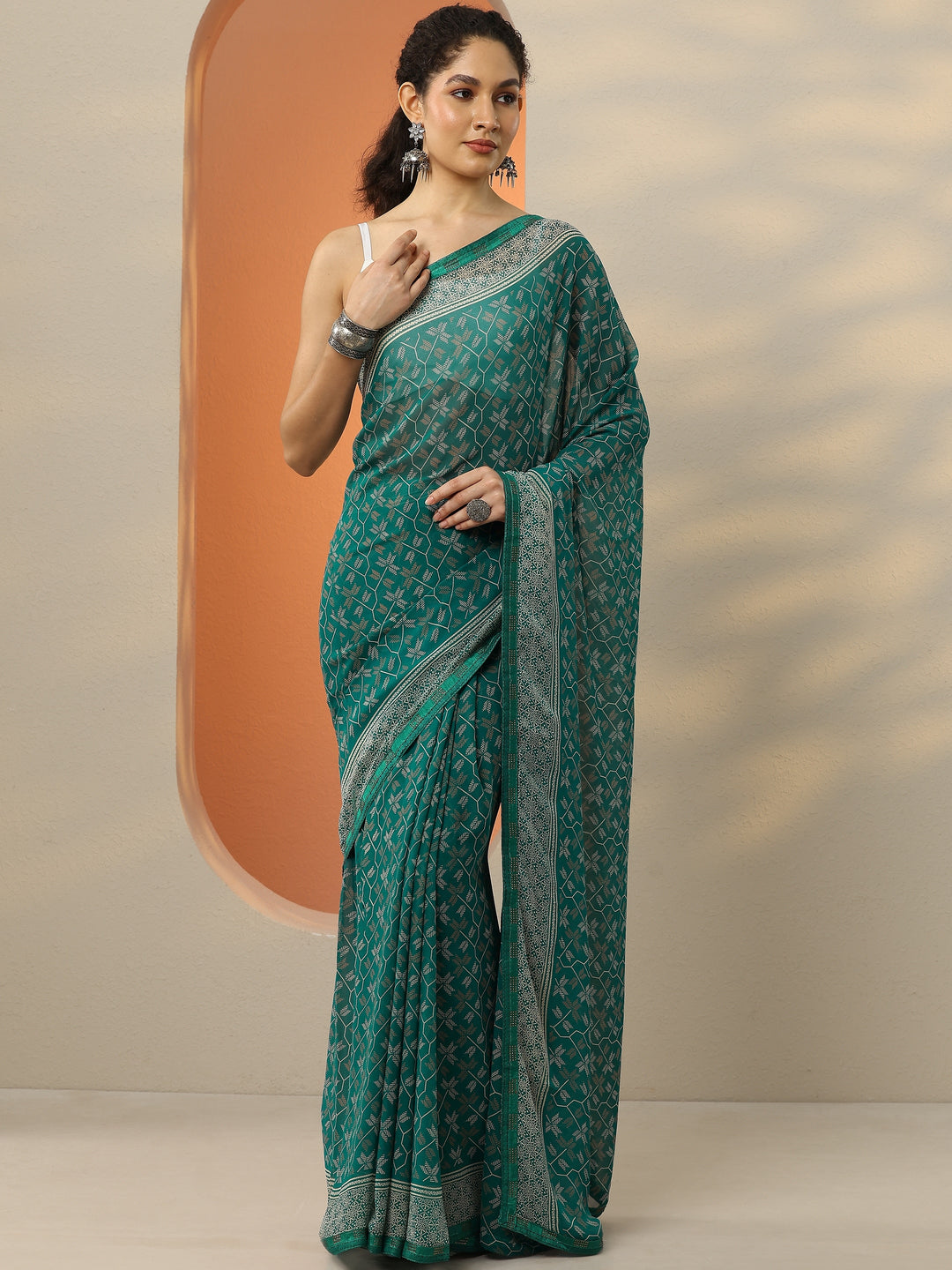 Green  Printed Georgette Saree With Unstitched Blouse Piece