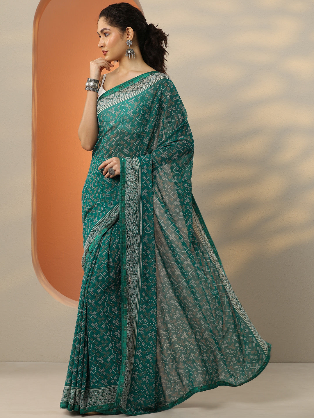 Green  Printed Georgette Saree With Unstitched Blouse Piece