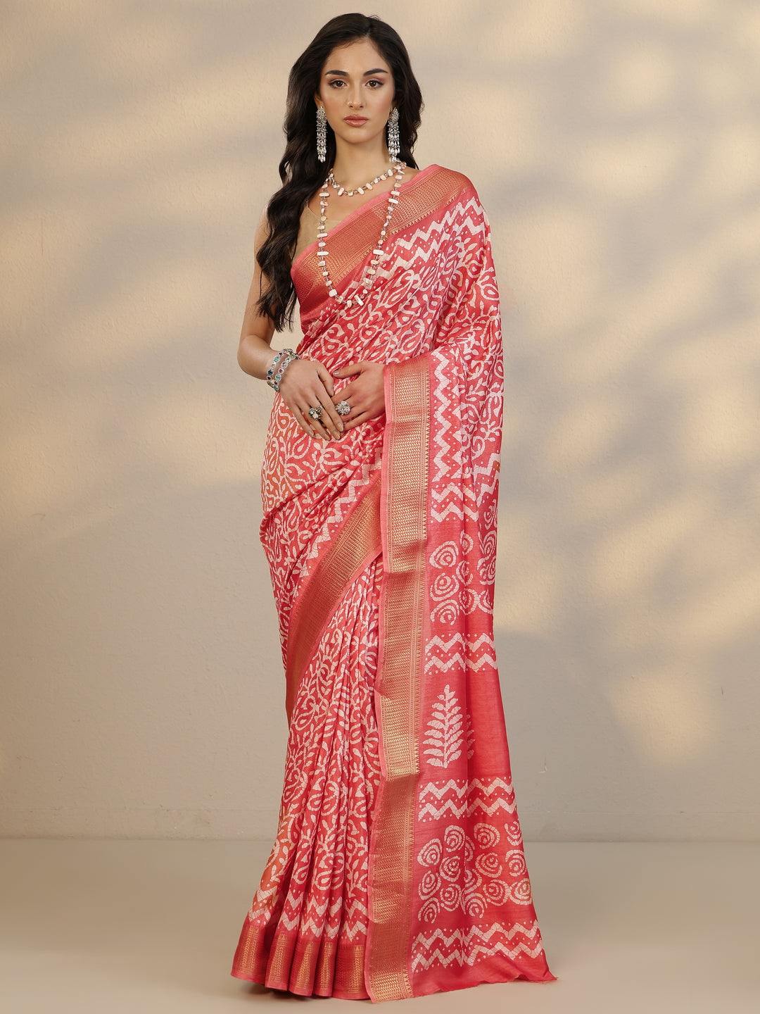 Coral Batik Printed Silk Blend Saree With Unstitched Blouse Piece