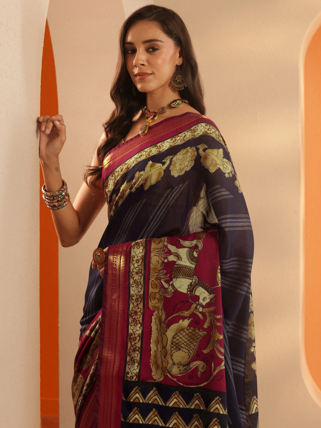 Navy Blue Printed Silk Blend Saree With Unstitched Blouse Piece