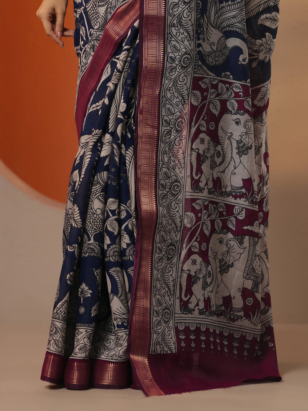 Navy Blue Printed Silk Blend Saree With Unstitched Blouse Piece