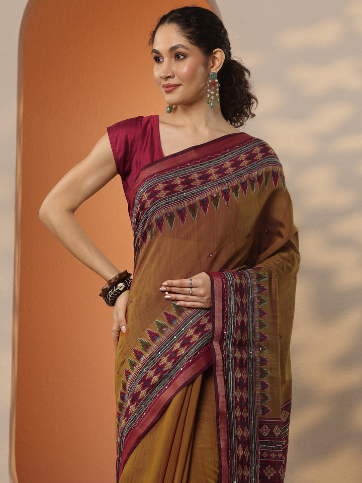 Mustard Solid Silk Blend Saree With Unstitched Blouse Piece