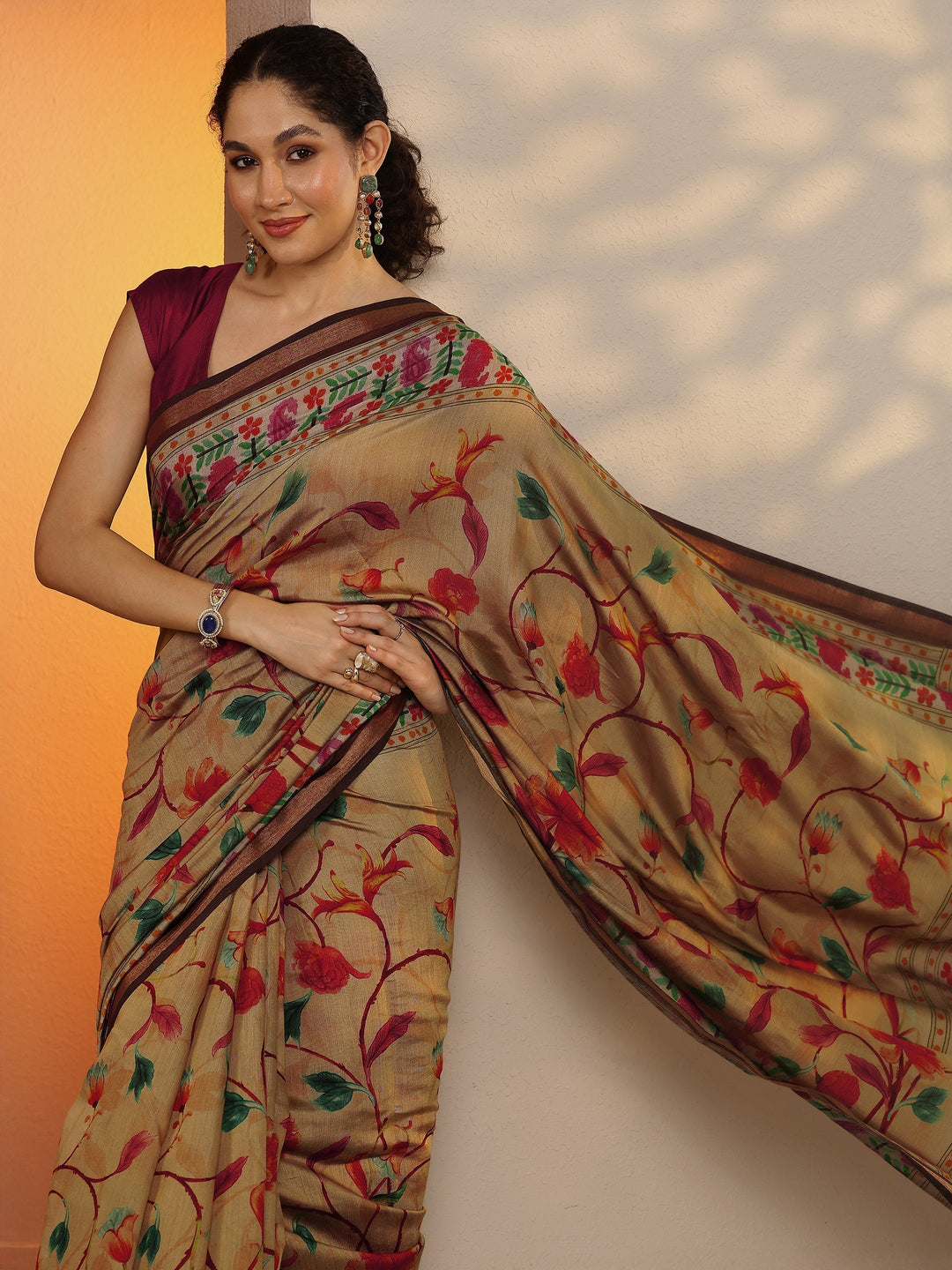 Gold Printed Silk Blend Saree With Unstitched Blouse Piece
