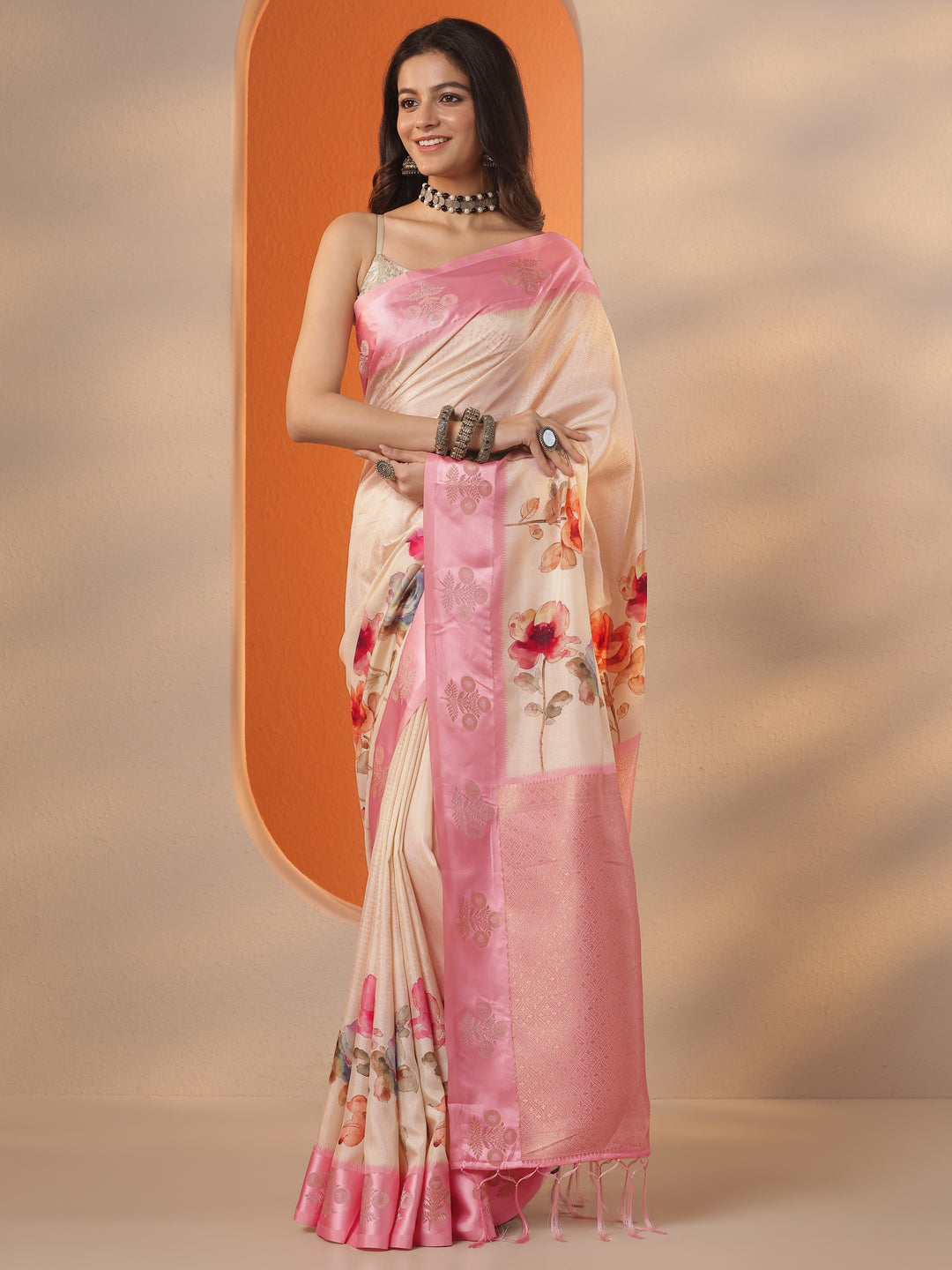 Cream Printed Silk Blend Saree With Unstitched Blouse Piece