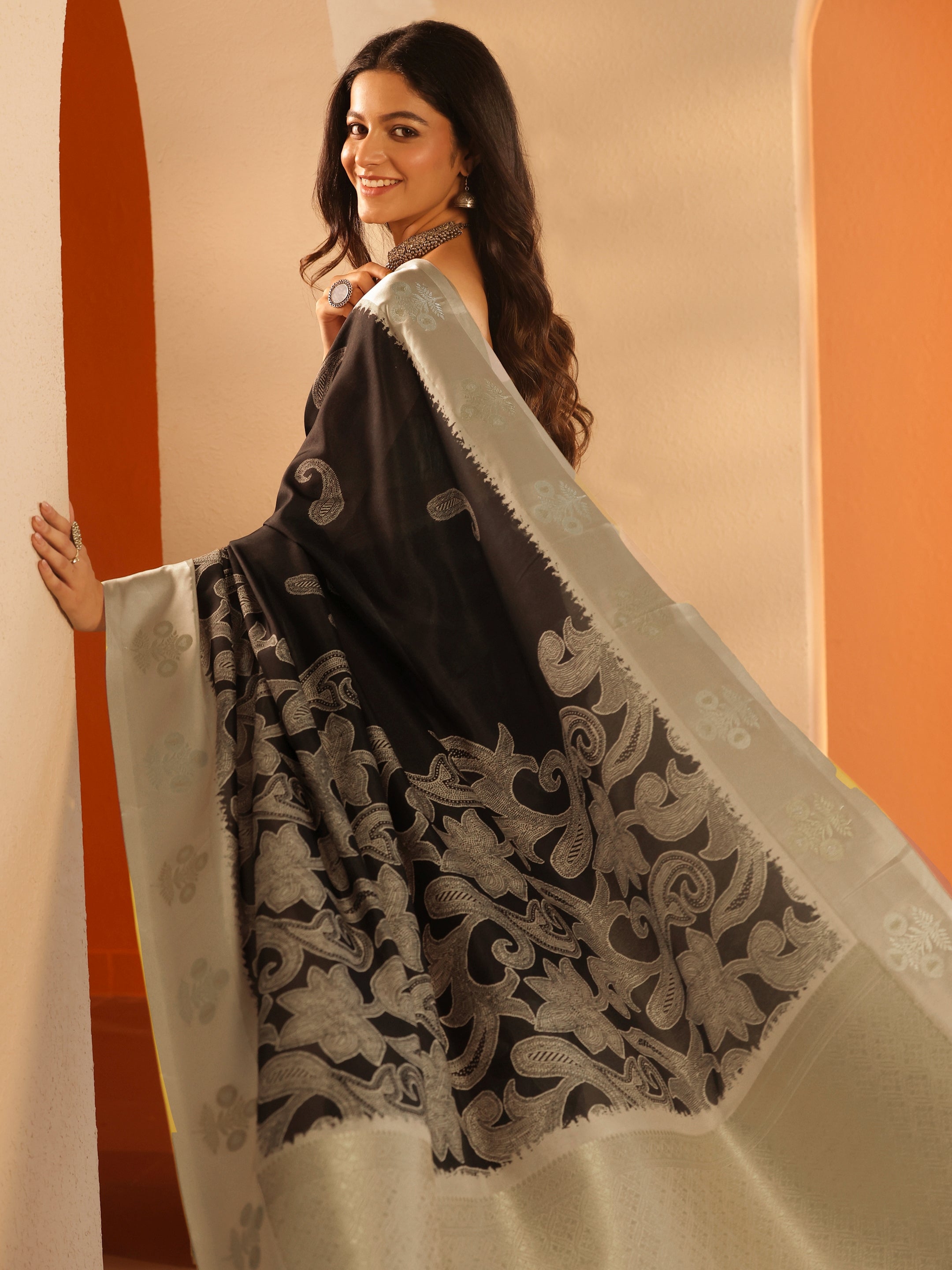 Multi Printed Silk Blend Saree With Unstitched Blouse Piece