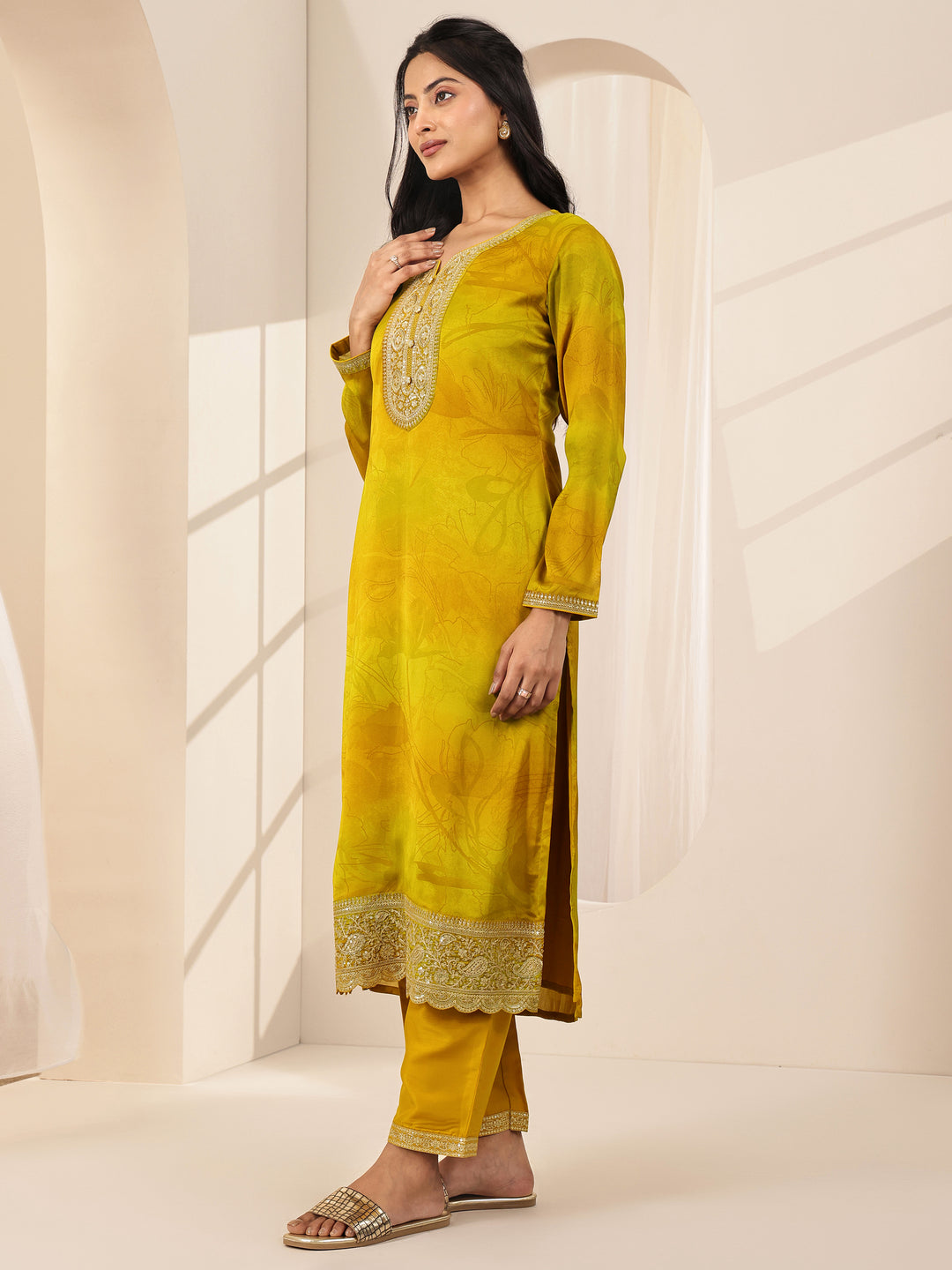 Mustard Printed Silk Blend Straight Suit Sets With Dupatta