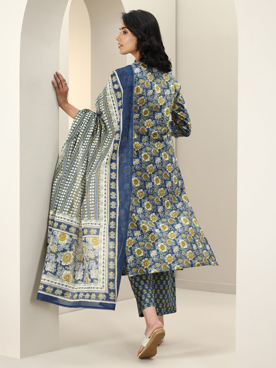 Blue Printed Cotton Straight Suit Sets With Dupatta