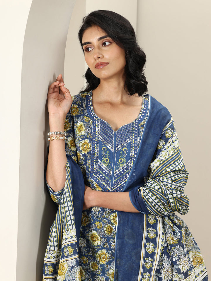 Blue Printed Cotton Straight Suit Sets With Dupatta