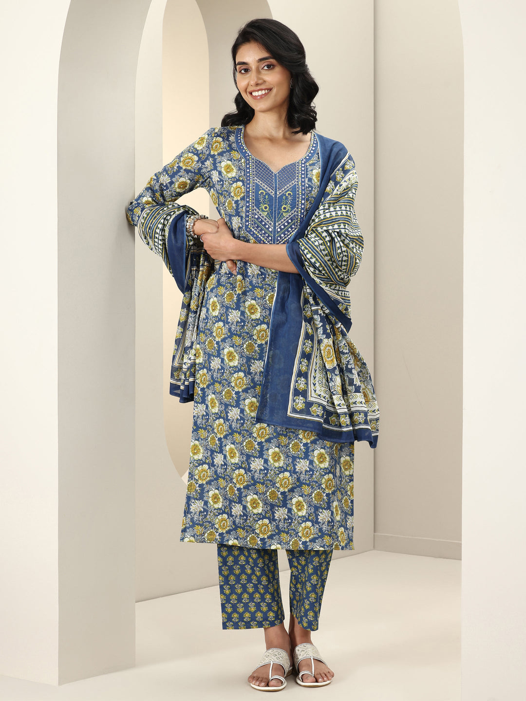 Blue Printed Cotton Straight Suit Sets With Dupatta