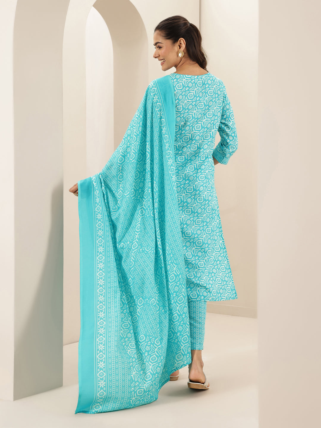 Turquoise Blue Printed Cotton Blend Straight Suit Sets With Dupatta