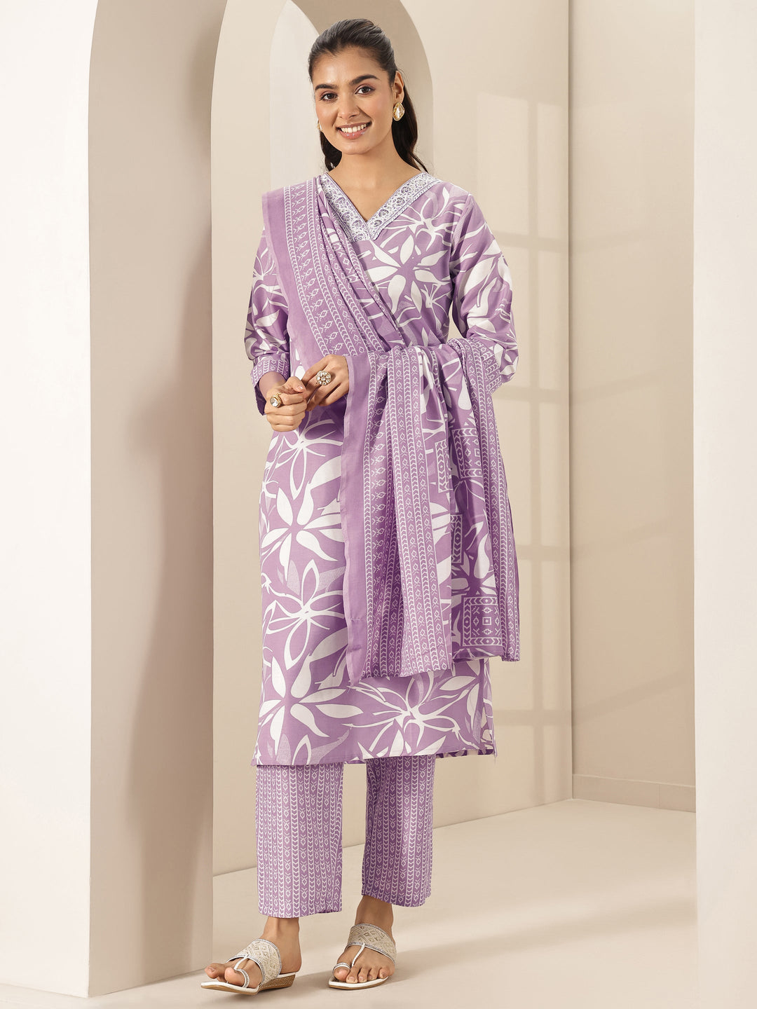 Mauve Printed Cotton Blend Straight Suit Sets With Dupatta