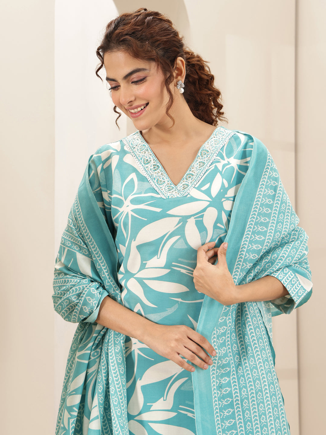 Turquoise Blue Printed Cotton Blend Straight Suit Sets With Dupatta