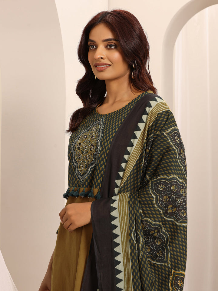 Yellow Printed Cotton Blend Straight Suit Set With Dupatta