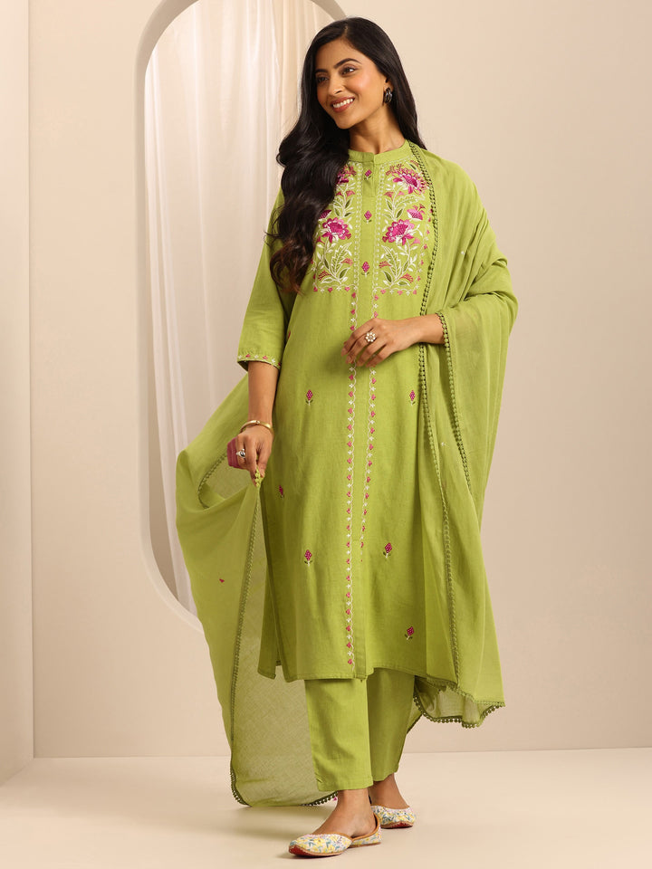 Green Embroidered Cotton Blend Straight Suit Set With Dupatta