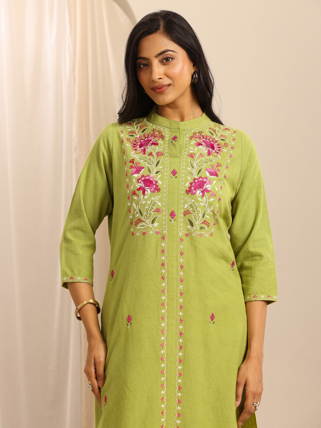 Green Embroidered Cotton Blend Straight Suit Set With Dupatta
