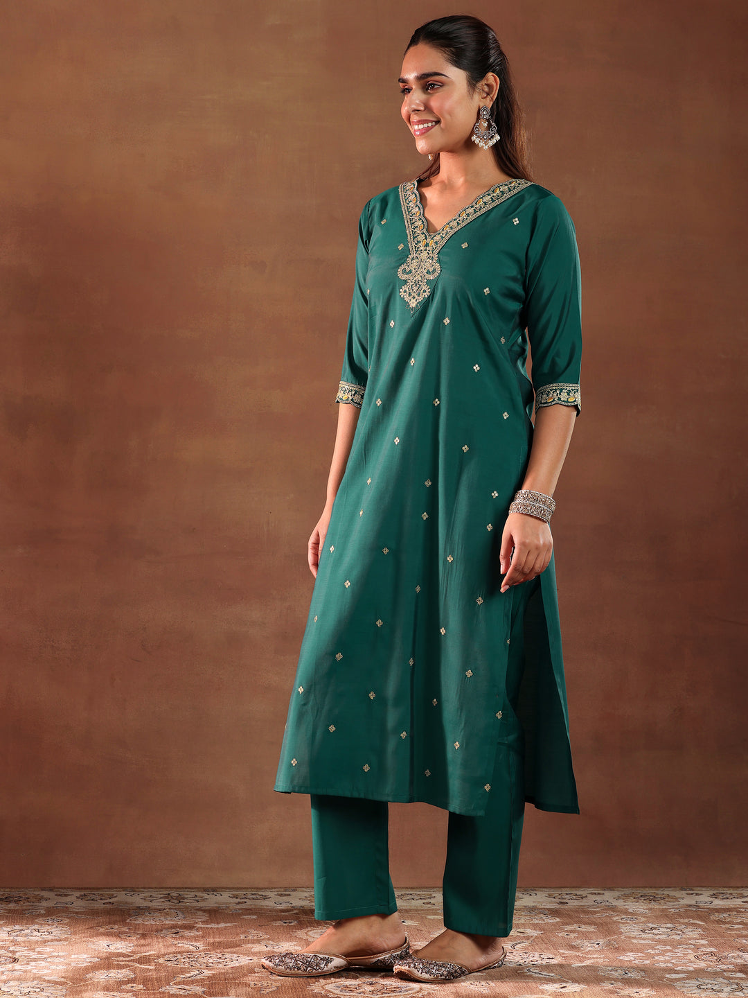 Rama Green Embroidered Silk Blend Straight Suit With Dupatta