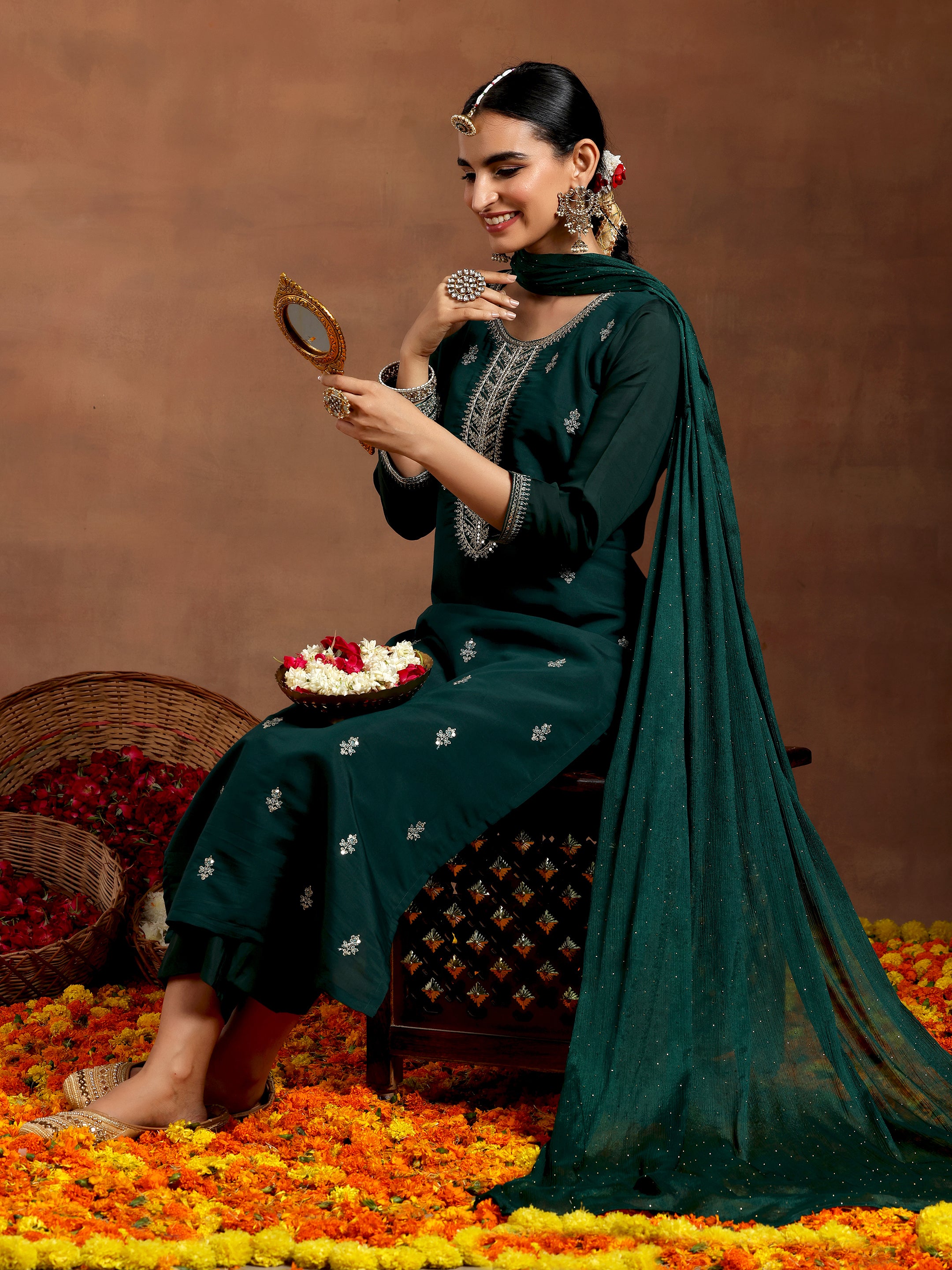 Green Silk Blend Solid Embroidered Straight Suit Set PKSKD2308