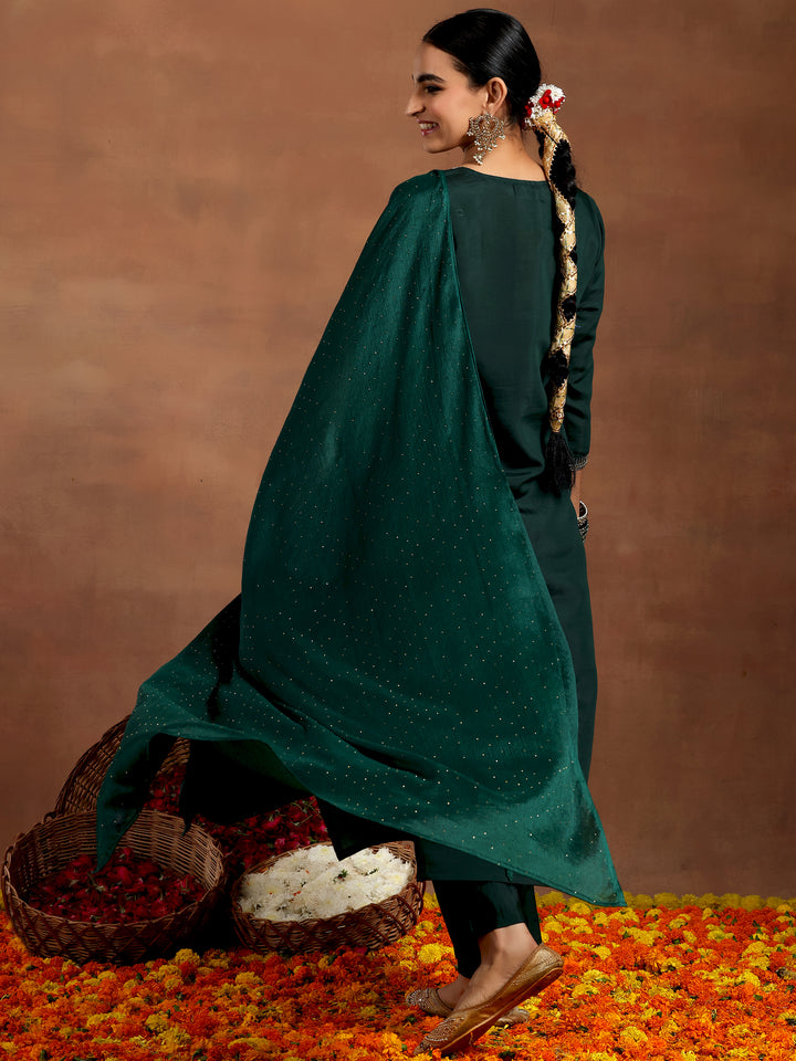 Green Embroidered Silk Blend Straight Suit With Dupatta