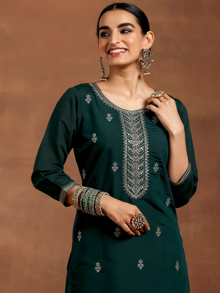 Green Embroidered Silk Blend Straight Suit With Dupatta