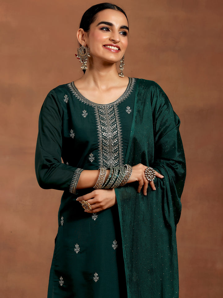 Green Embroidered Silk Blend Straight Suit With Dupatta