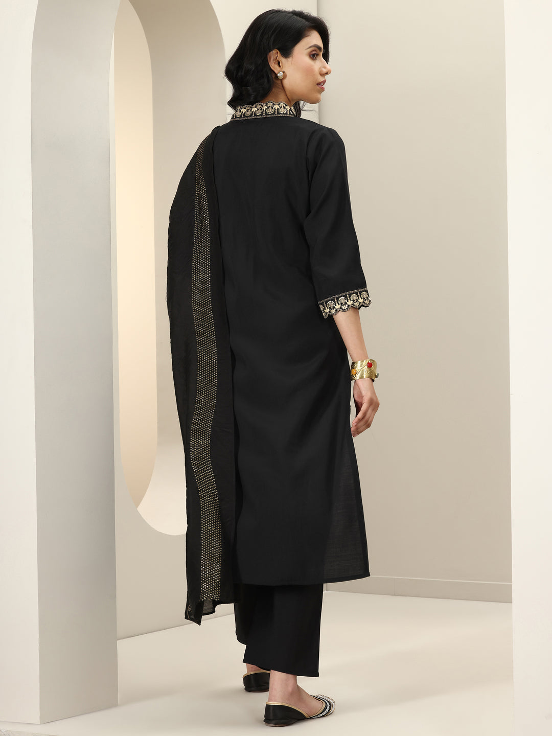 Black Embroidered Silk Blend Straight Suit Sets With Dupatta