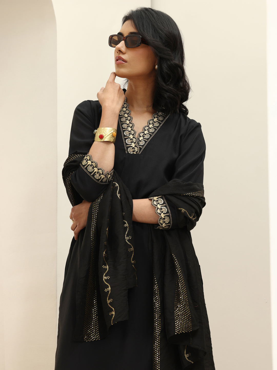 Black Embroidered Silk Blend Straight Suit Sets With Dupatta