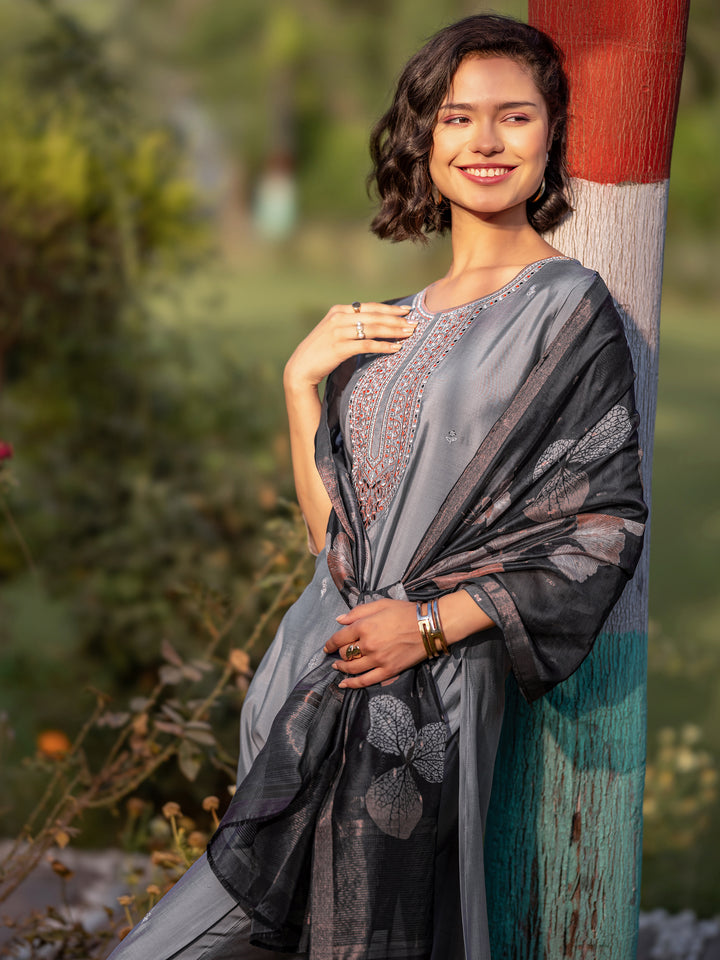 Grey Embroidered Silk Blend Straight Suit Sets With Dupatta