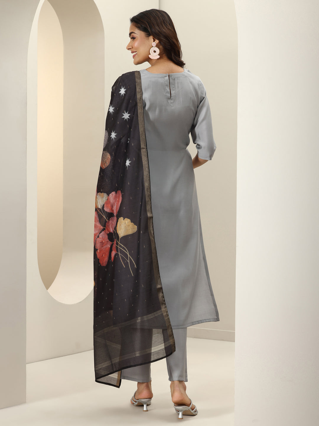 Grey Embroidered Silk Blend Straight Suit Sets With Dupatta