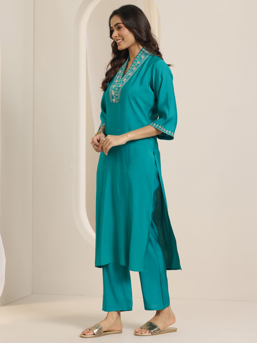 Turquoise Yoke Design Silk Blend Straight Suit Set With Dupatta