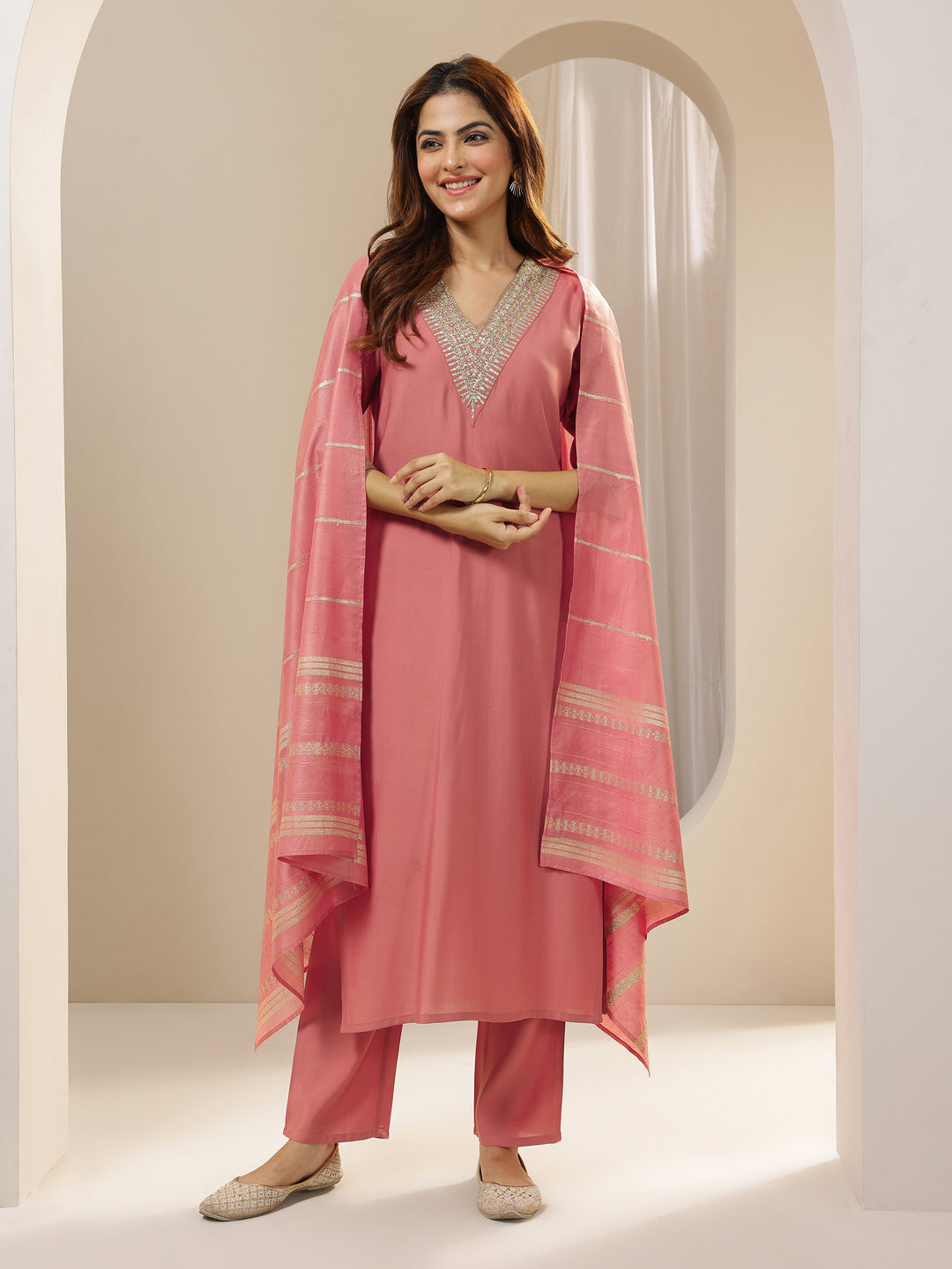 Peach Embroidered Silk Blend Straight Suit Sets With Dupatta