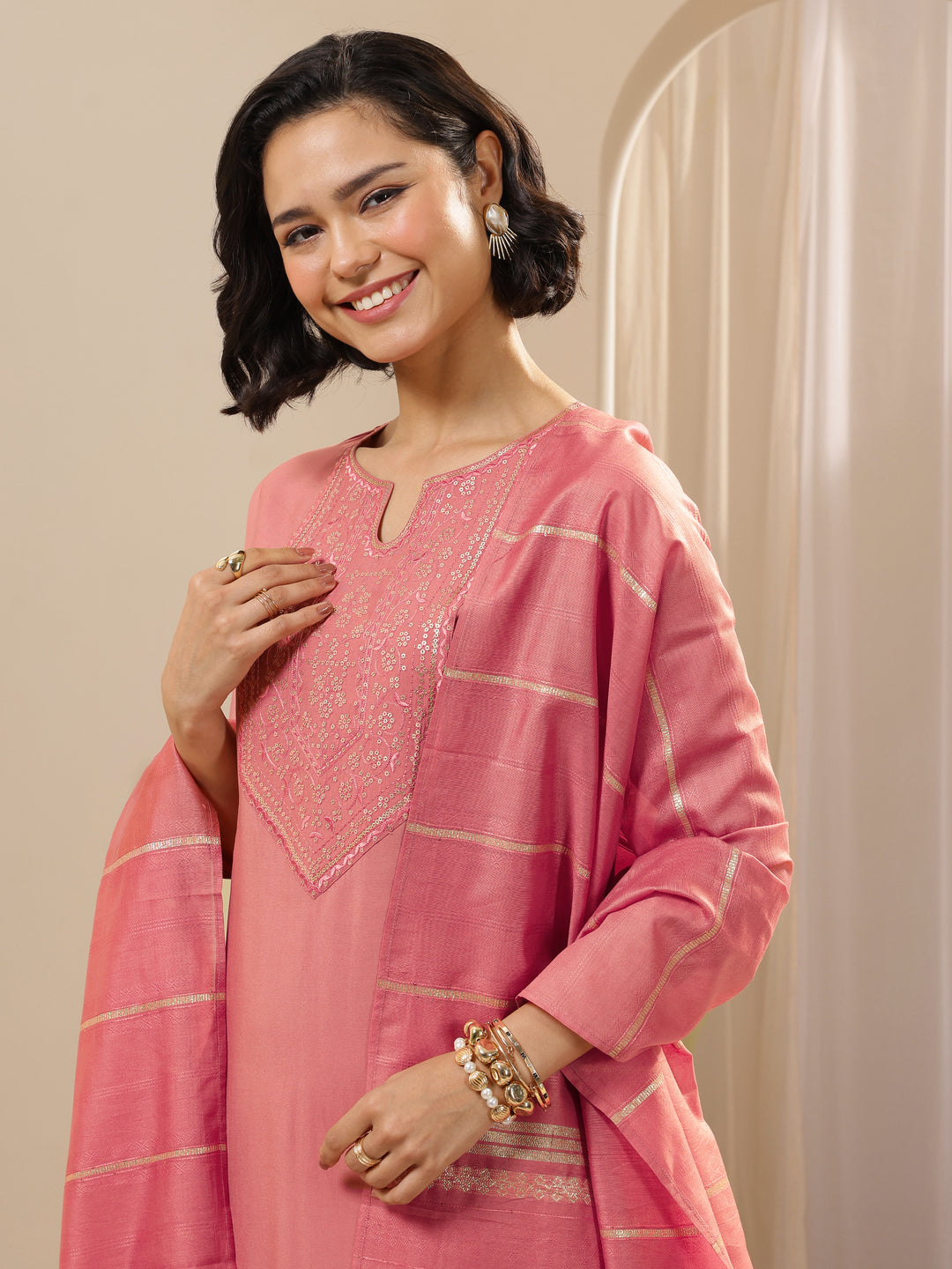 Peach Embroidered Silk Blend Straight Suit Sets With Dupatta