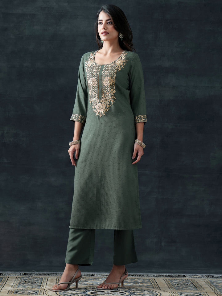 Green Embellished Silk Blend Straight Suit Set With Dupatta