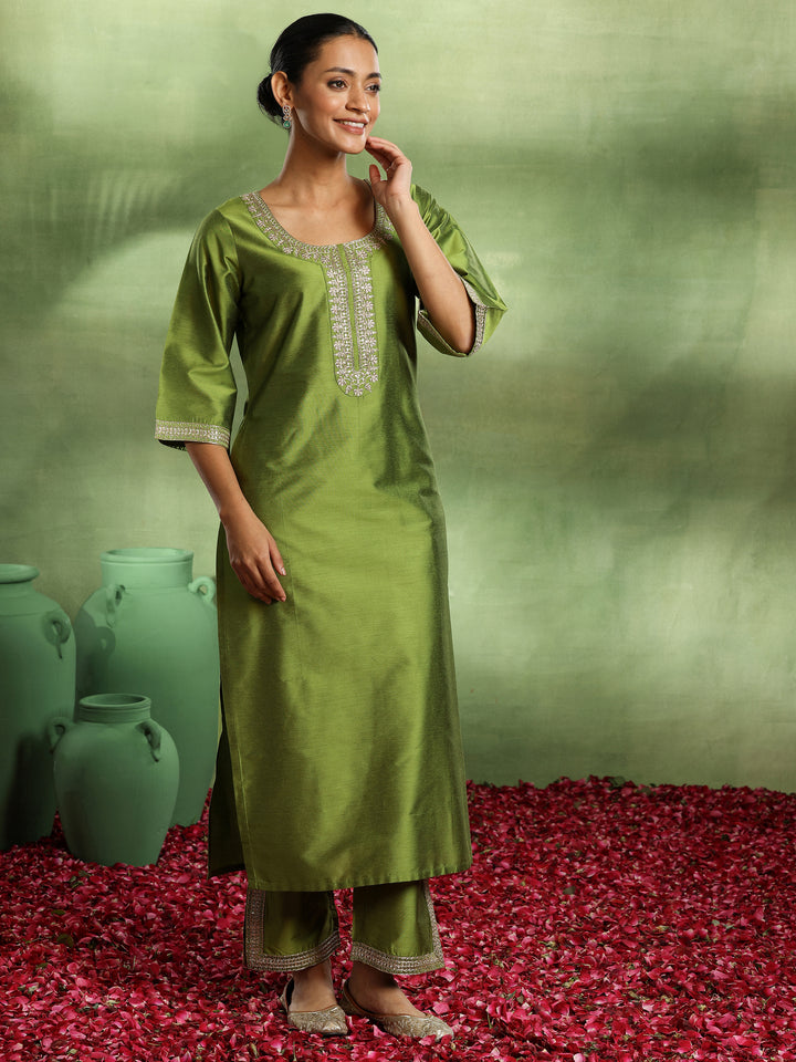 Green Yoke Design Silk Blend Straight Suit With Dupatta