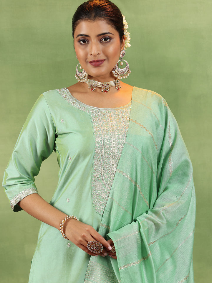Green Embroidered Silk Blend Straight Suit With Dupatta