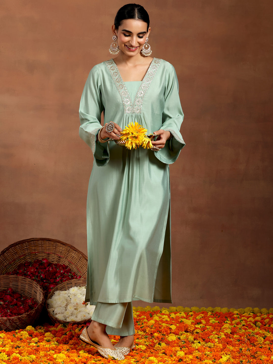 Green Yoke Design Silk Blend Straight Kurta Set