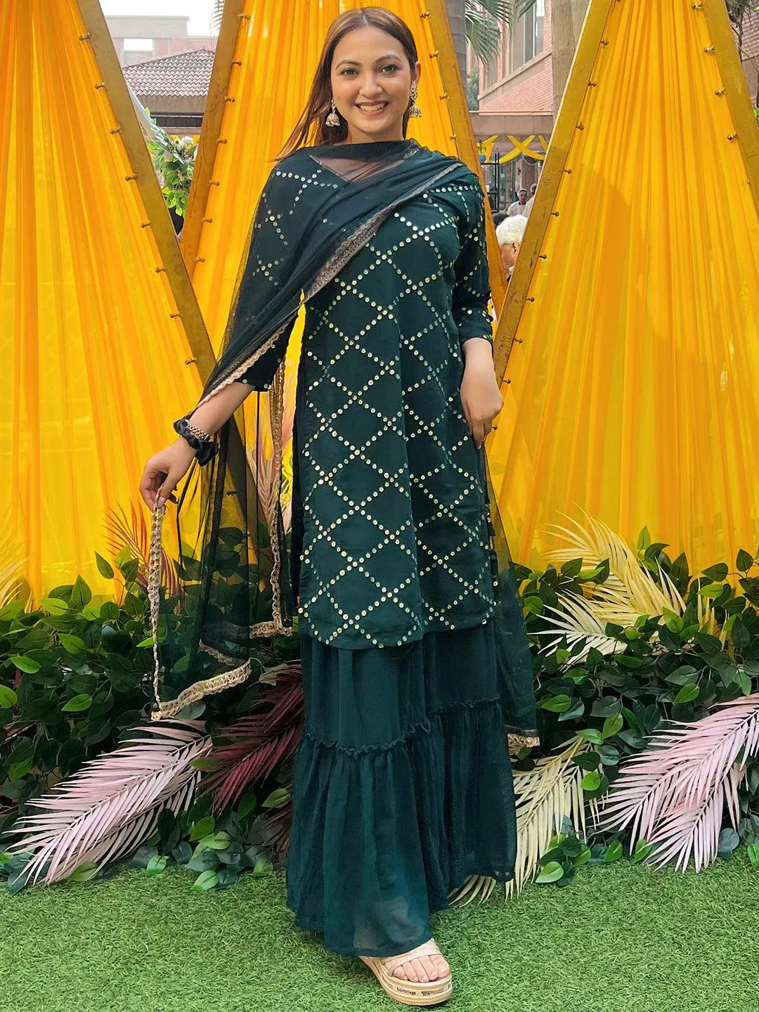 sharara dress green Buy Gerua Embroidered Georgette Straight Suit Set With Dupatta Online in United States at $55.00 SUMMER 1