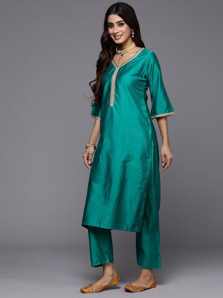 Green Solid Silk Blend Straight Suit With Dupatta