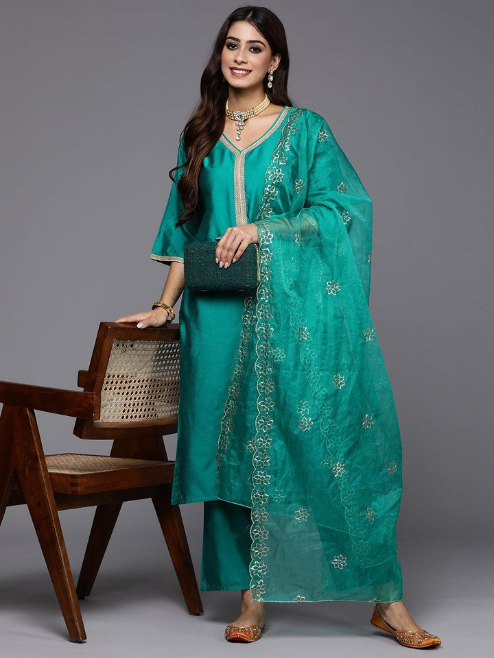 Green Solid Silk Blend Straight Suit With Dupatta