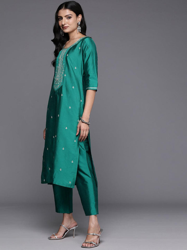 Green Yoke Design Silk Blend Straight Suit With Dupatta