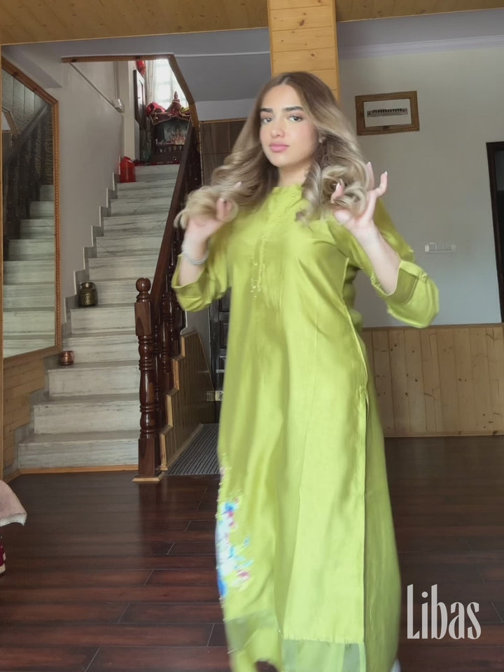 Green Self Design Silk Blend Straight Suit With Dupatta