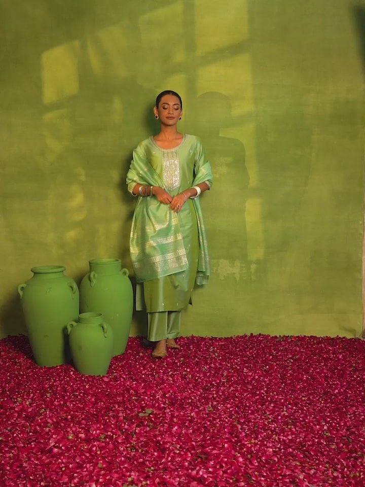 Green Embroidered Silk Blend Straight Suit With Dupatta