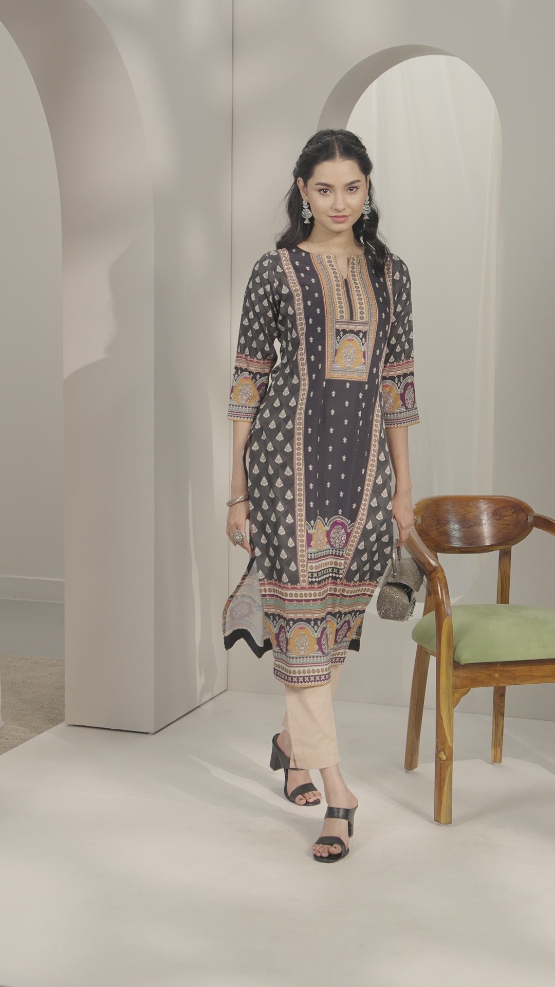 Black Printed Crepe Straight Kurta