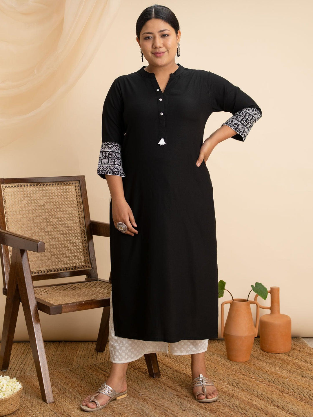 Plus Size Black Solid Rayon Kurta - ShopLibas