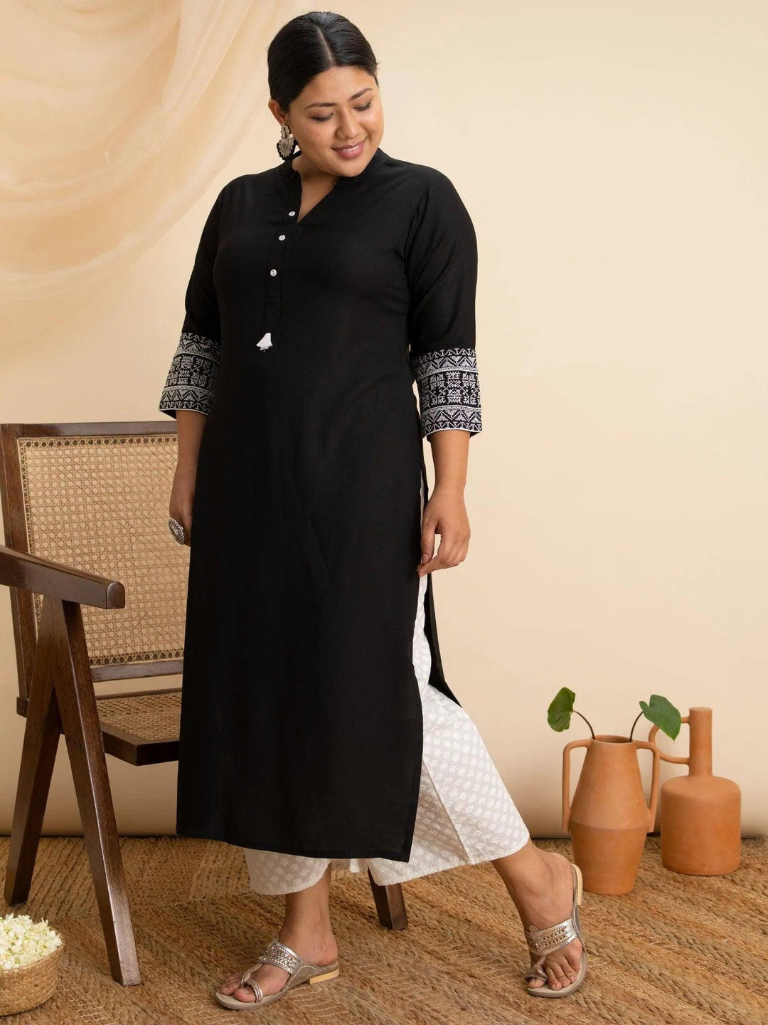 Plus Size Black Solid Rayon Kurta - ShopLibas