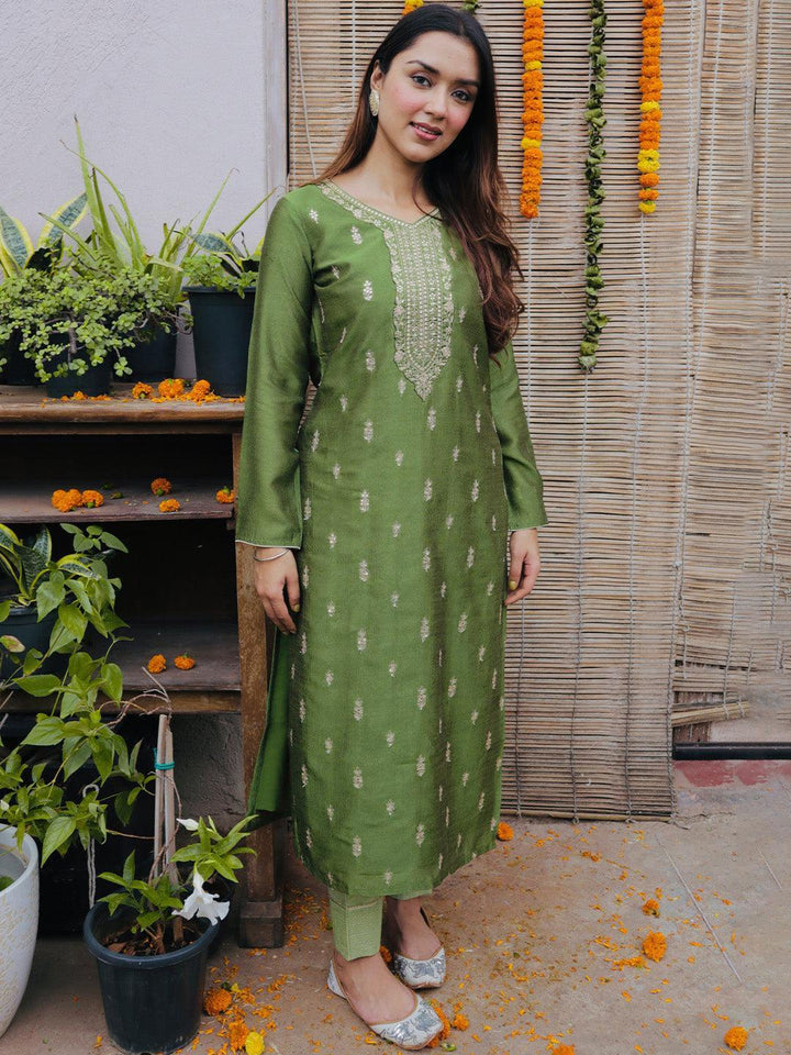 Green Embroidered Silk Straight Kurta